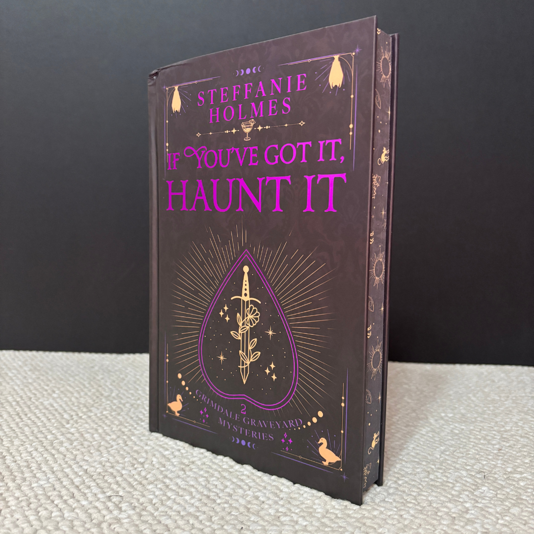 *DAMAGED* If You've Got It, Haunt It by Steffanie Holmes (Discreet Hardback)